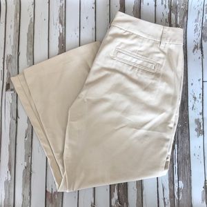 New Old Navy beige Capri pants. Size 12